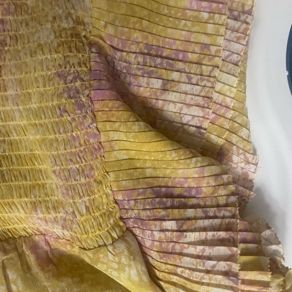 BB Dakota Yellow Flutter Sleeve Crew Neck Top Size M - Picture 9 of 10